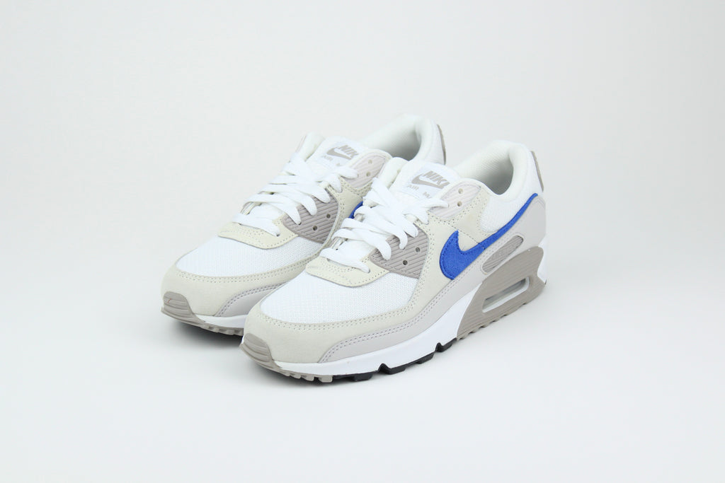 Nike Air Max 90 sneakers in 'Grey Racer Blue' colorway, stylish athletic shoes with grey and blue accents, perfect for casual and sportswear.