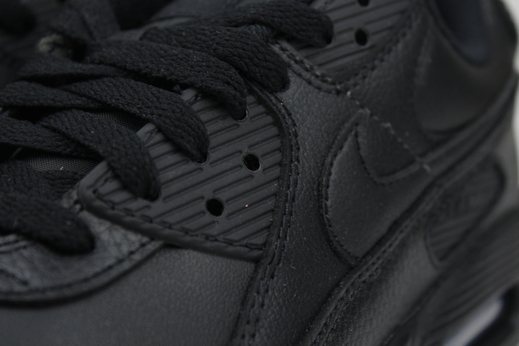 Nike Air Max 90 Leather Triple Black – Classic Retro Running Sneakers, Premium All-Black Lifestyle Shoes, Iconic Streetwear Trainers