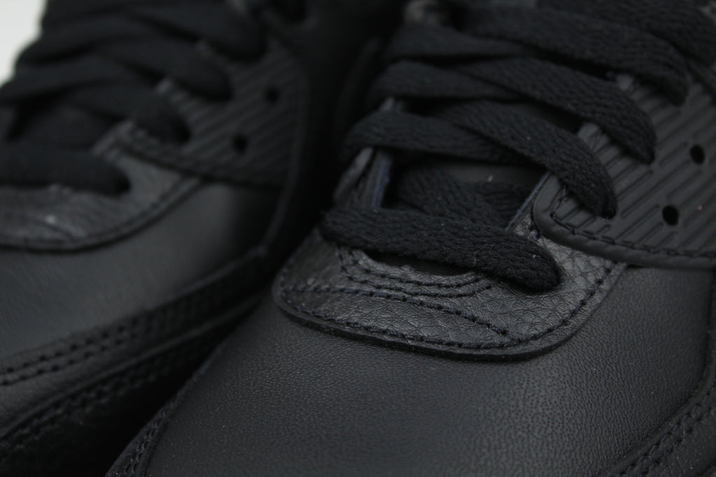 Nike Air Max 90 Leather Triple Black – Classic Retro Running Sneakers, Premium All-Black Lifestyle Shoes, Iconic Streetwear Trainers