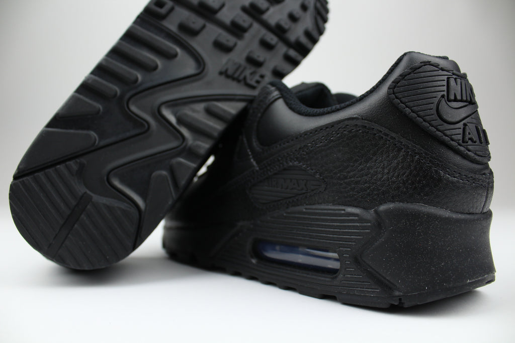 Nike Air Max 90 Leather Triple Black – Classic Retro Running Sneakers, Premium All-Black Lifestyle Shoes, Iconic Streetwear Trainers