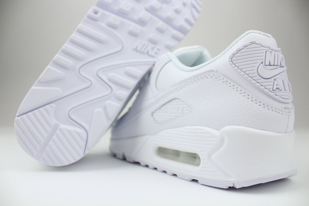 Nike Air Max 90 Leather Triple White – Classic Retro Running Sneakers, Premium All-White Lifestyle Shoes, Iconic Streetwear Trainers