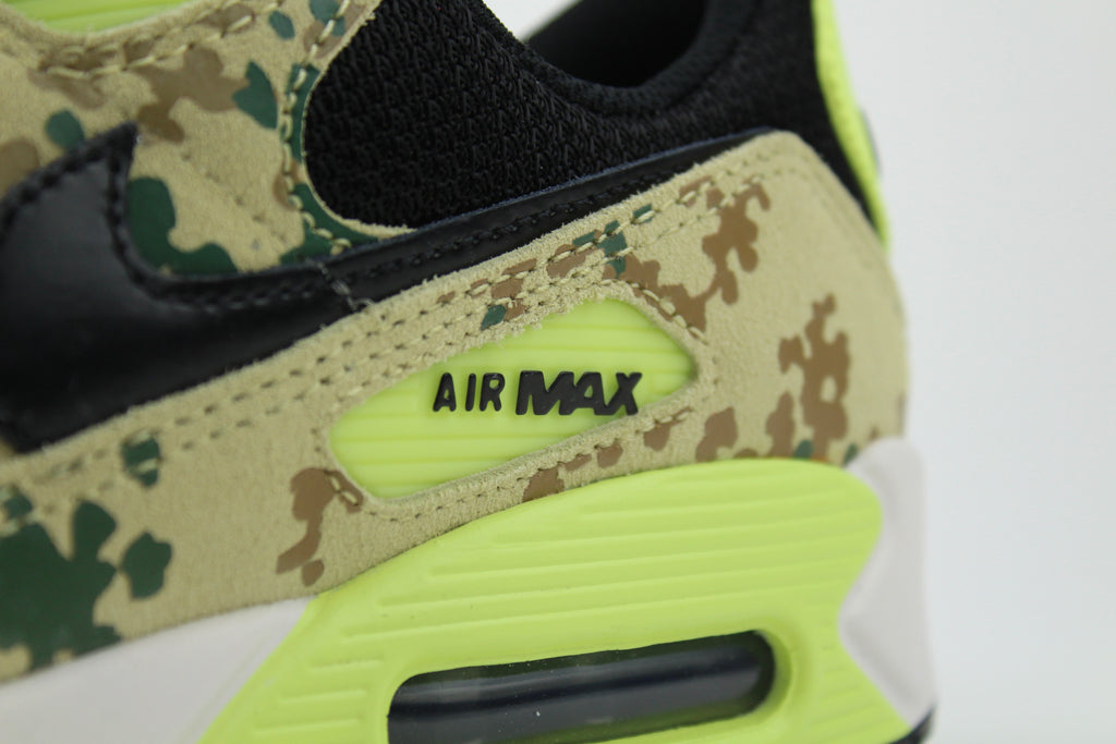 Nike Air Max 90 'Light Lemon Twist' (Camo Pack) – vibrant sneakers with a fresh lemon color, camo details, innovative Nike Air cushioning, and durable design, ideal for casual and athletic wear.
