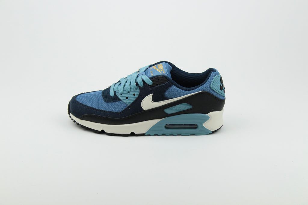Nike Air Max 90 Premium 'Armory Navy' features suede and leather layers in deep navy tones. A premium twist on the classic silhouette for a clean, everyday streetwear fit.