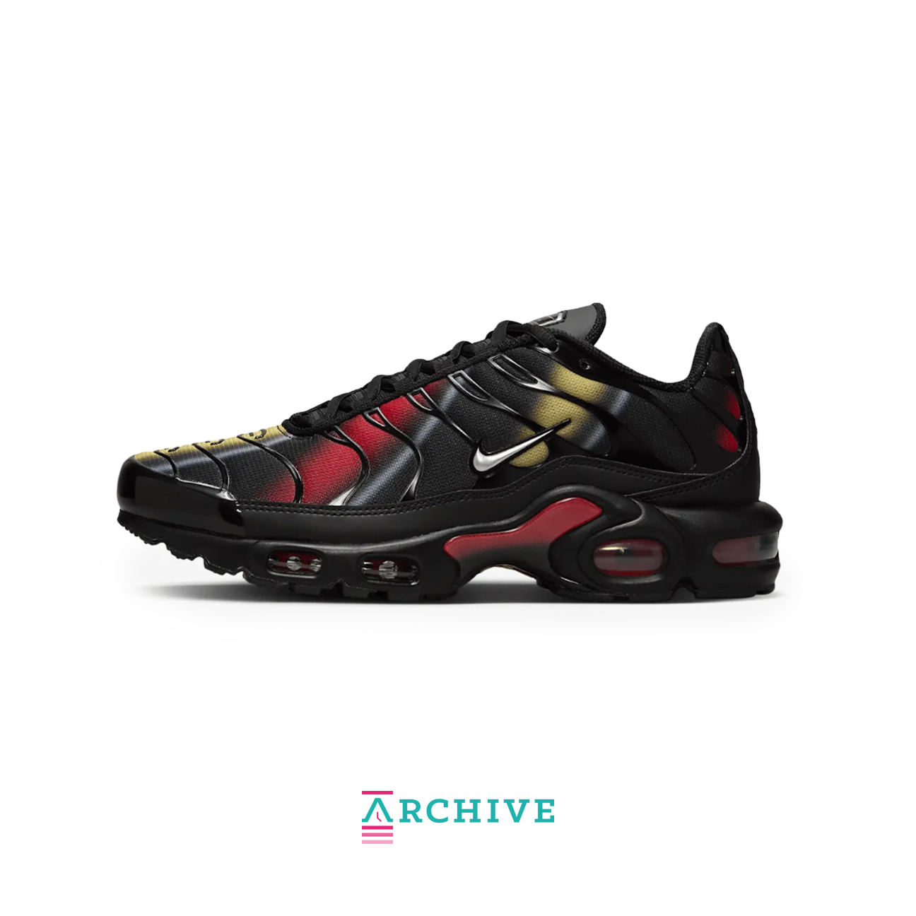 Nike Air Max Plus Orbit Women’s sneaker with gradient blue upper, Tuned Air cushioning and black sole, side view product image.