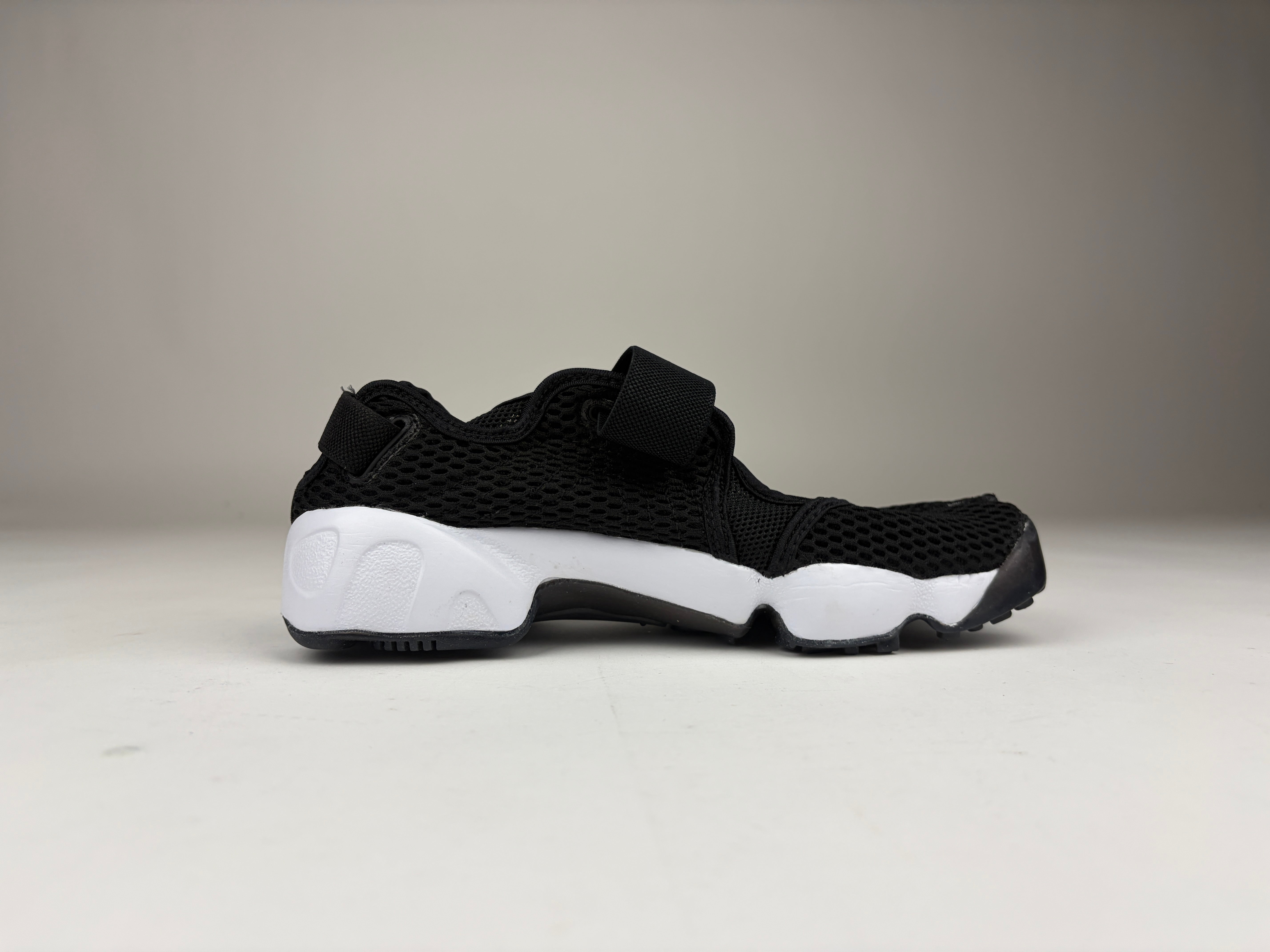 Nike Air Rift Breathe Black (W) - Size 39 (ARCHIVE)