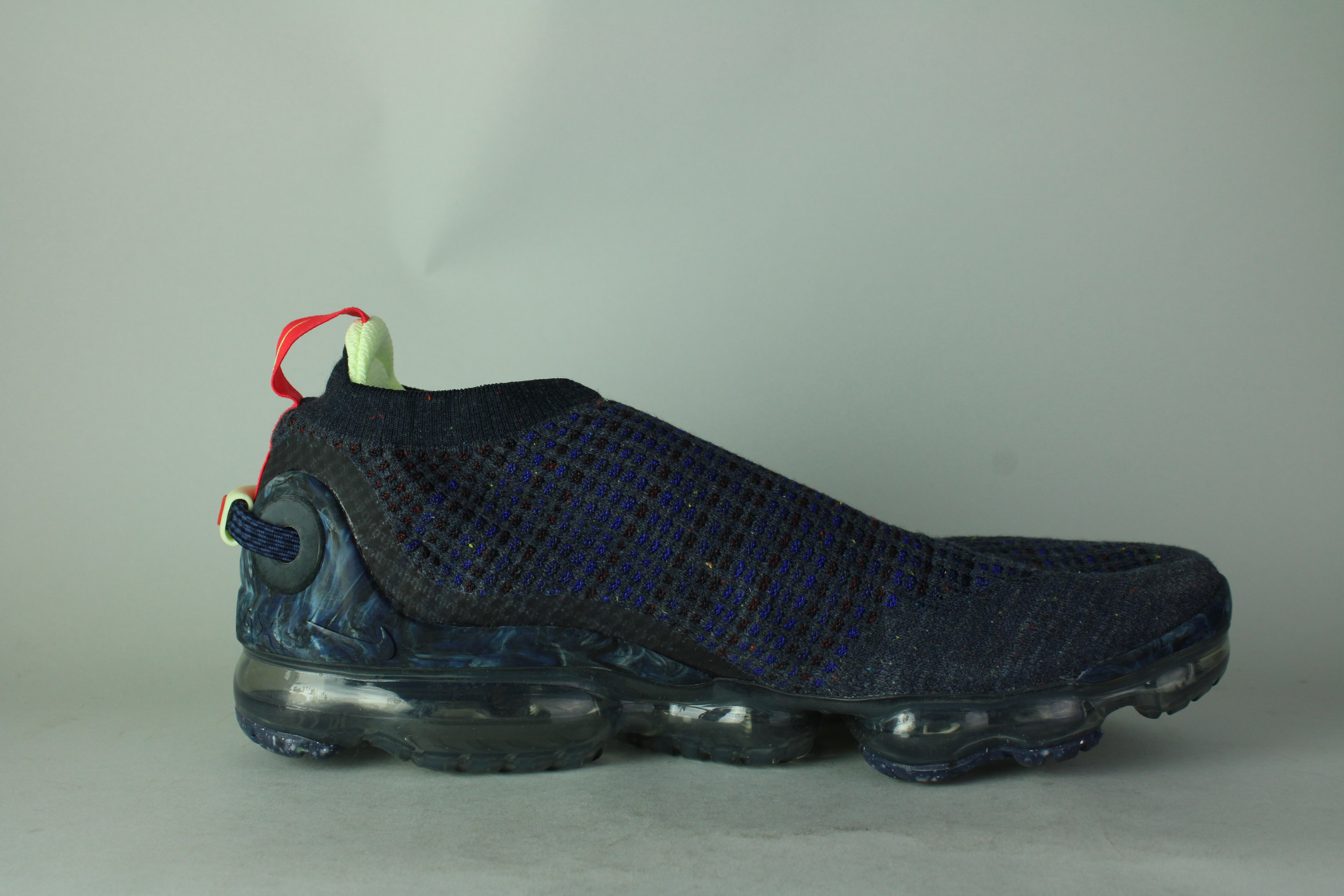 Nike Air VaporMax 2020 Flyknit 'Obsidian Siren Red' - Size 44 (ARCHIVE)