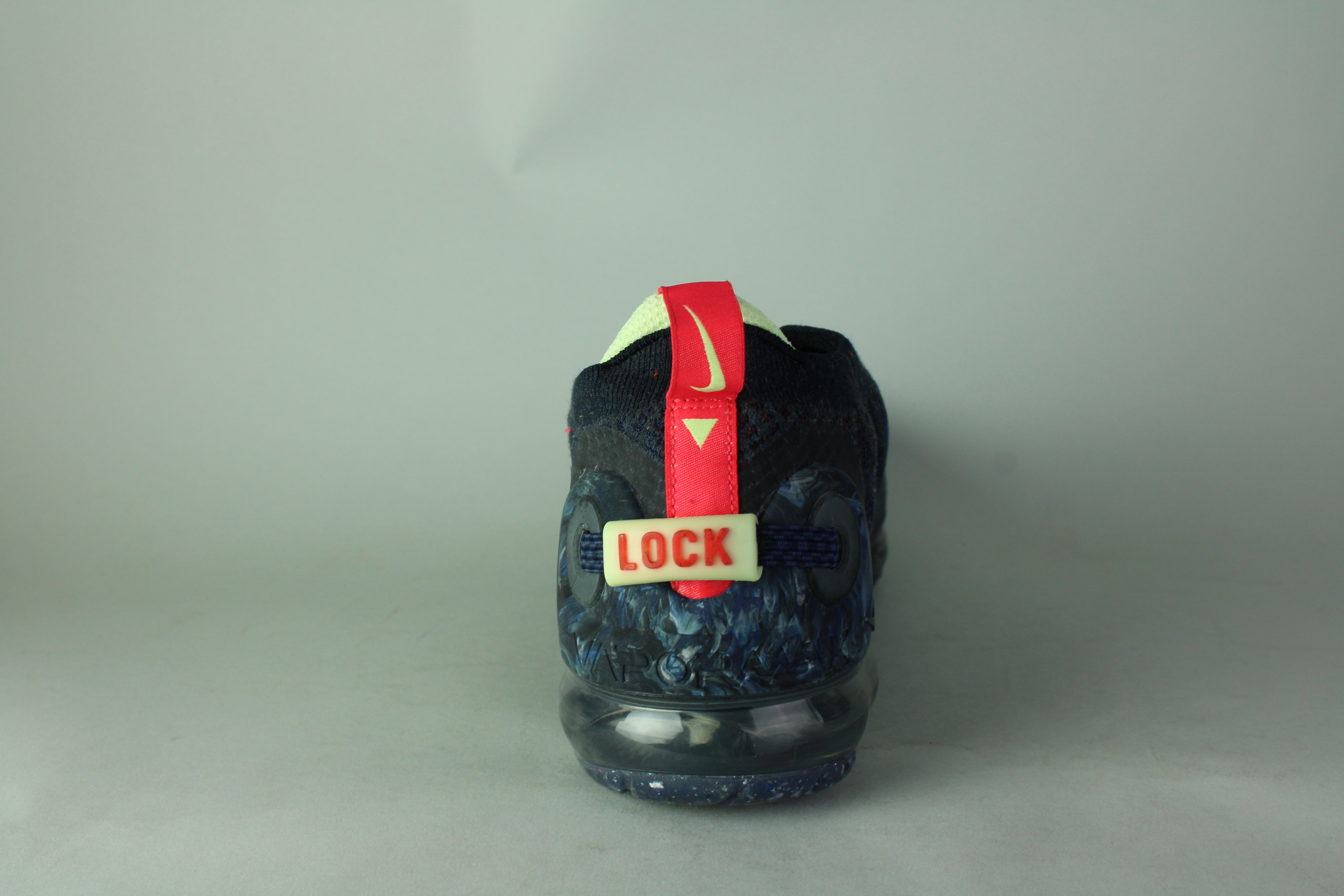 Nike Air VaporMax 2020 Flyknit 'Obsidian Siren Red' - Size 44 (ARCHIVE)