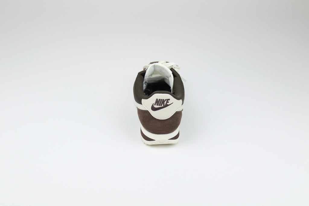Nike Cortez Textile – Classic Retro Running Sneakers, Lightweight Fabric Lifestyle Shoes, Timeless Streetwear Trainers