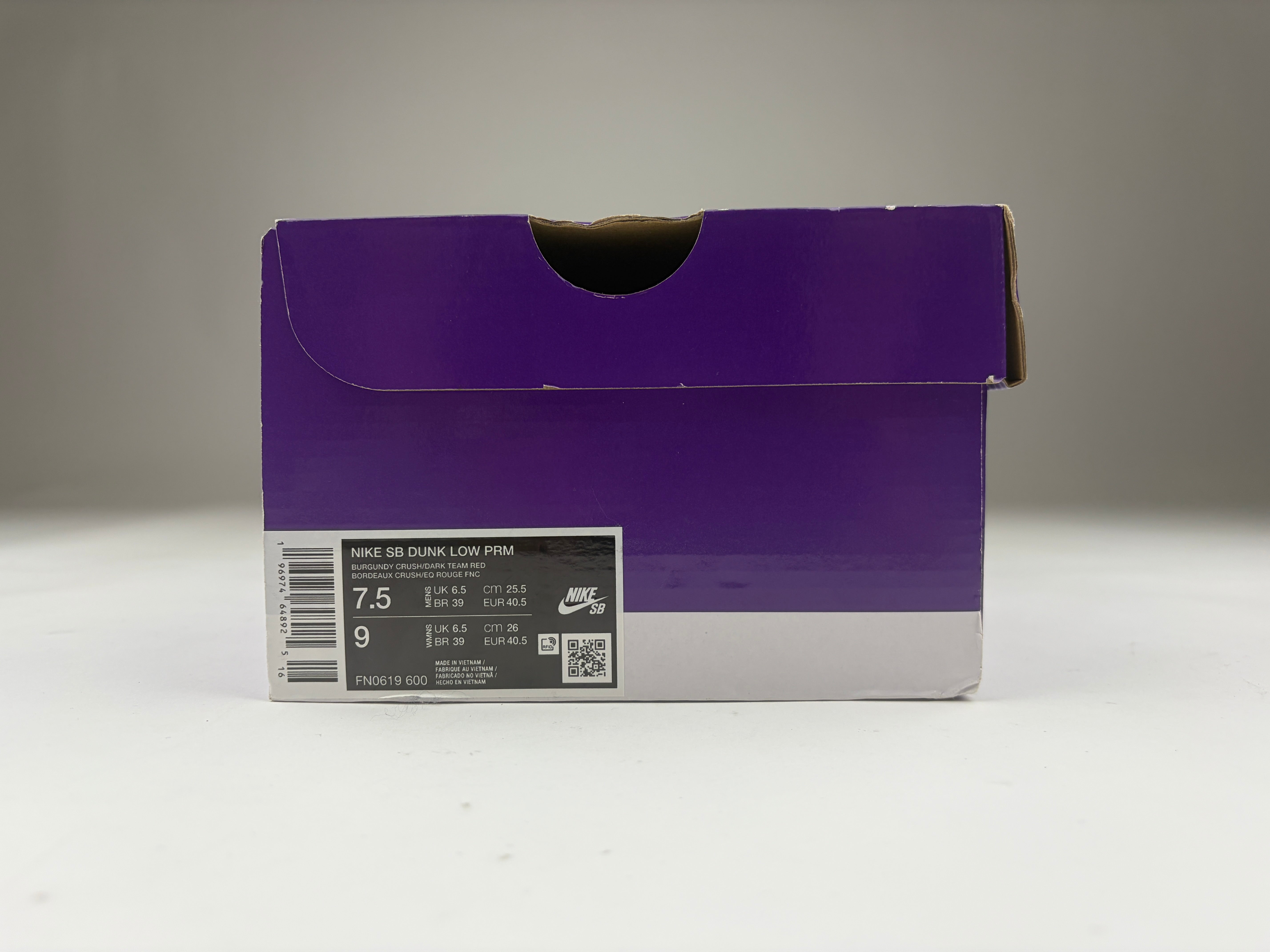 Nike Dunk Low Premium SB 'City of Love Collection - Burgundy Crush' Size 40.5 (ARCHIVE)