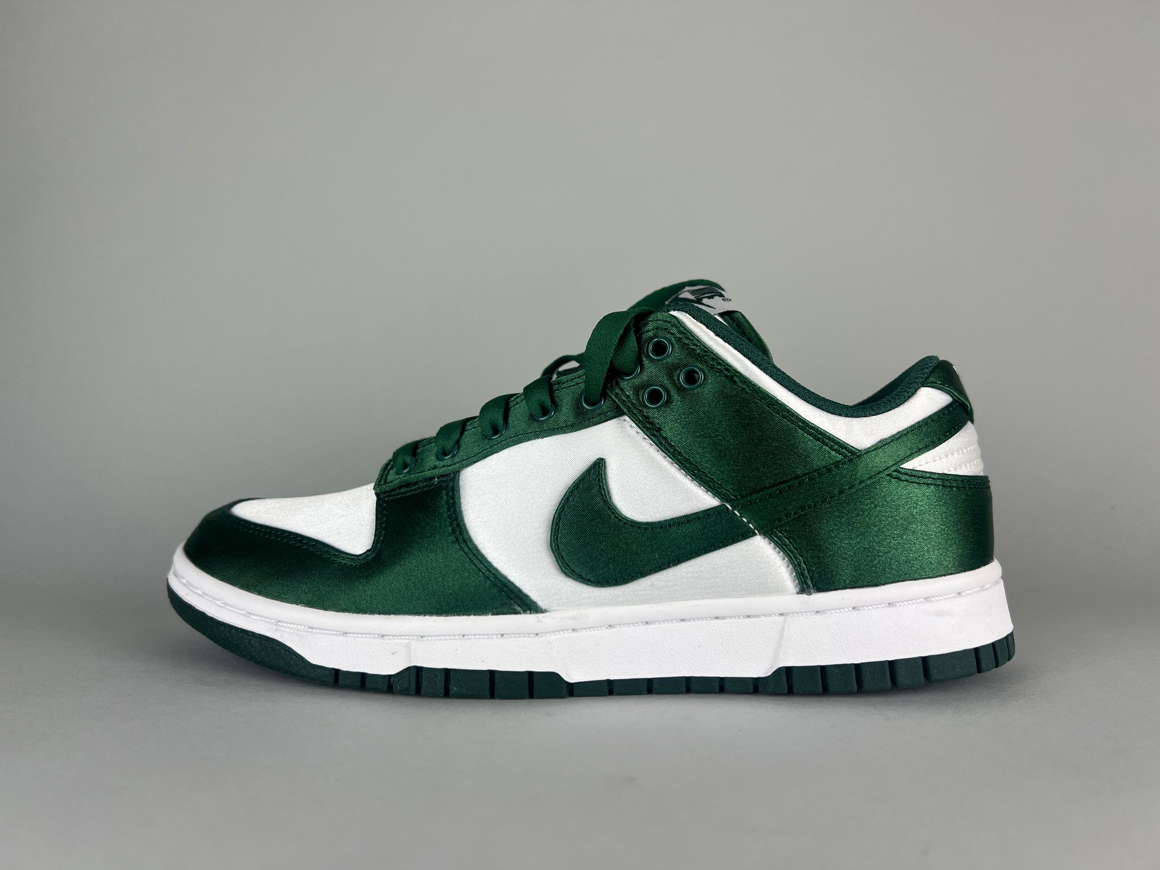 Nike Wmns Dunk Low 'Satin Green' - Size 39 (ARCHIVE)