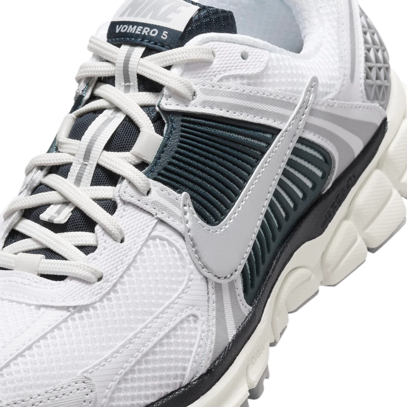 Nike Zoom Vomero 5 'White Armory Navy' (W)