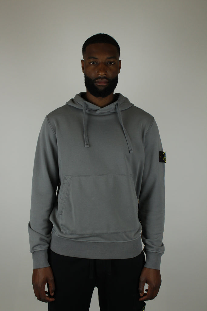Shop the Stone Island Felpa Hoodie 'Grey' – a premium cotton hoodie with a relaxed fit, iconic compass patch, and versatile grey color for classic streetwear style.