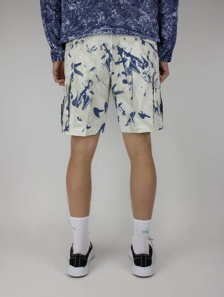 Stone Island Short 'Camouflage Desert' – stylish lightweight shorts with UV-reactive desert camouflage pattern, durable fabric, and iconic logo, ideal for outdoor and streetwear looks.