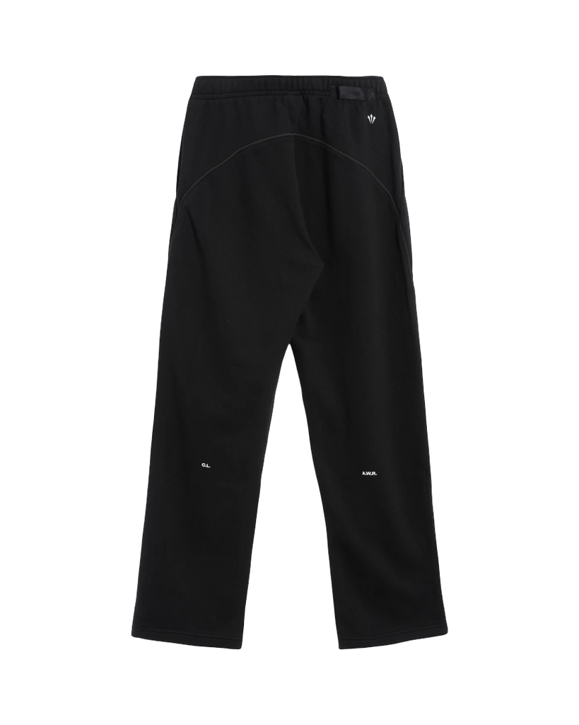The Nike x NOCTA Open-Hem Fleece Pants in Black are the definition of effortless utility With a tailored straight-leg fit and clean finish.