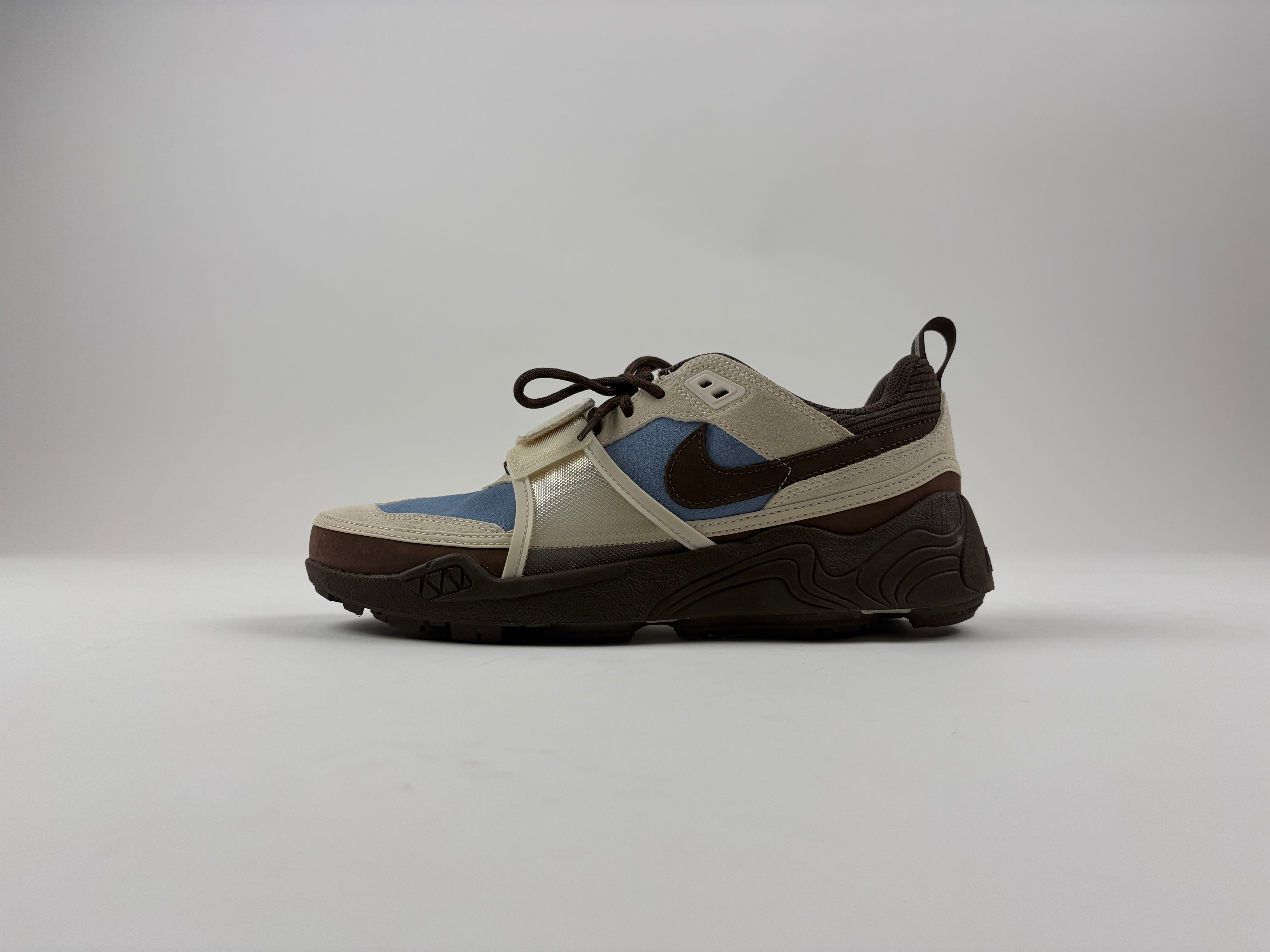 Travis Scott x Nike Zoom Field Jaxx 'Leche Blue' - Size 43 (ARCHIVE)
