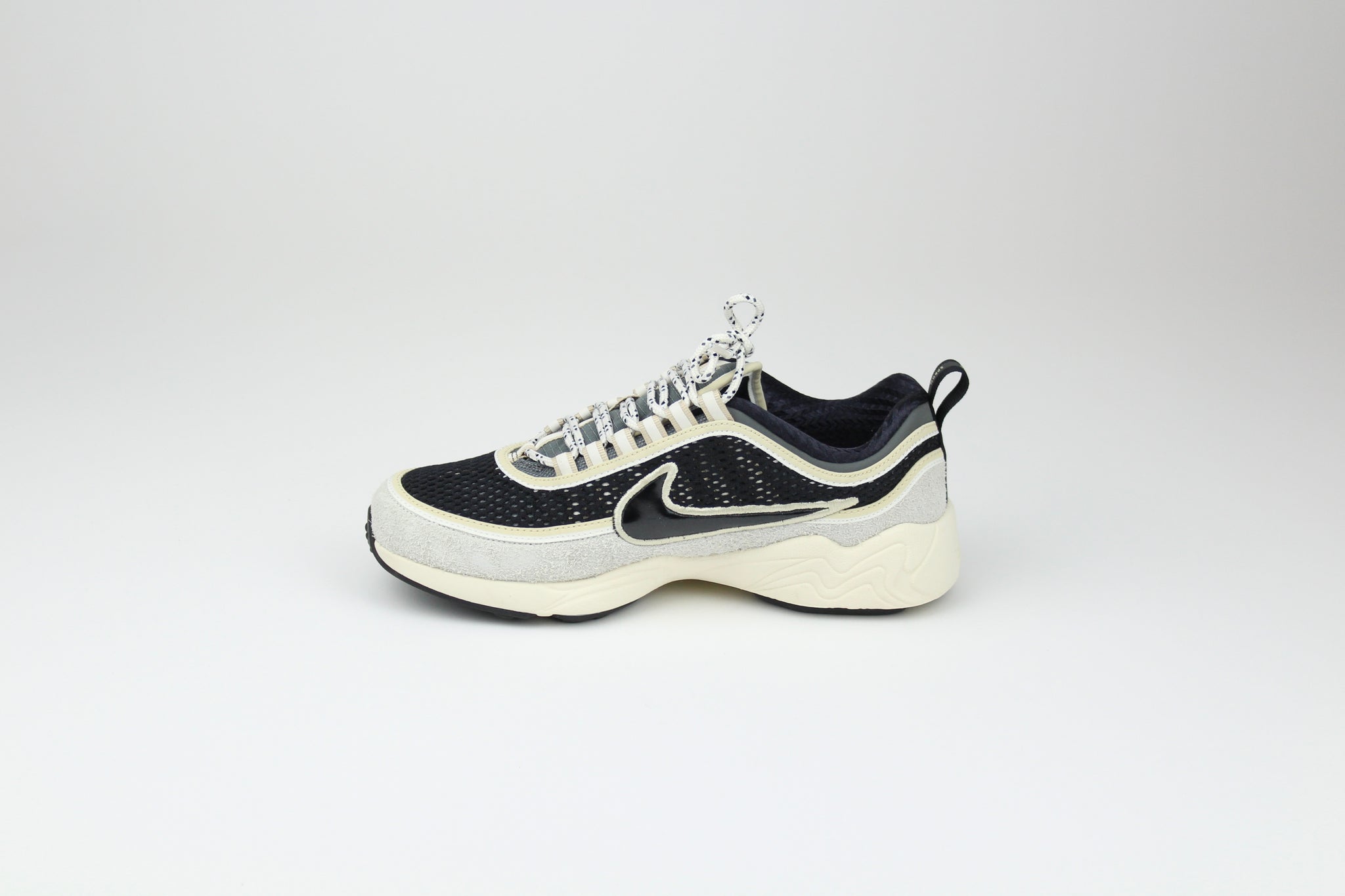 靴 UNDEFEATED Nike Zoom Spiridon Phantom undefeated-nike-zoom-spiridon-