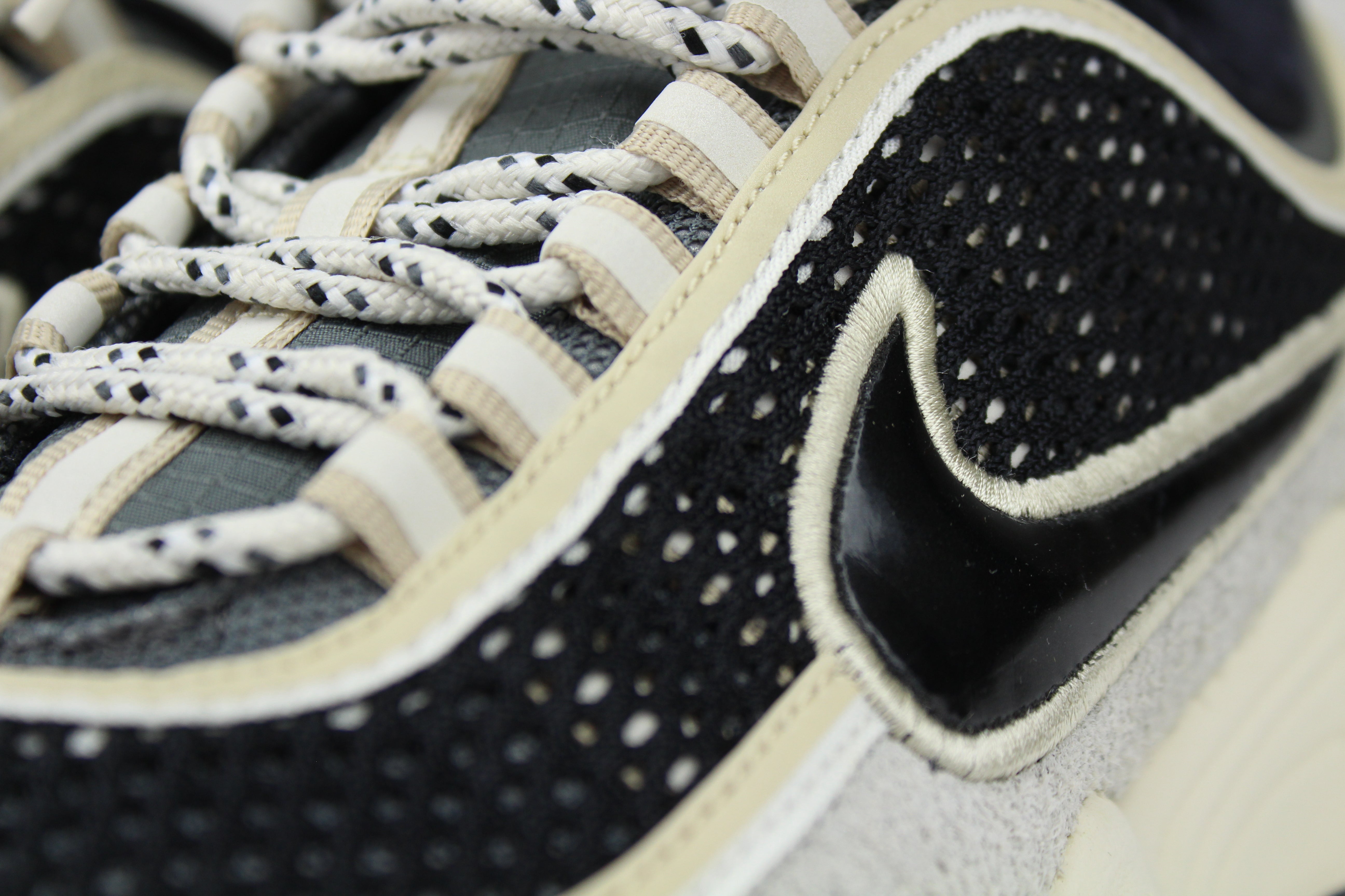 Undefeated x Nike Zoom Spiridon Phantom – Limited Edition Collaboration Sneakers, Cream and Silver Running Shoes, Premium Streetwear Trainers