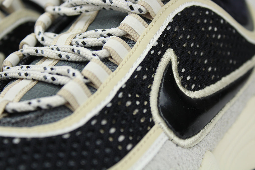 Undefeated x Nike Zoom Spiridon Phantom – Limited Edition Collaboration Sneakers, Cream and Silver Running Shoes, Premium Streetwear Trainers