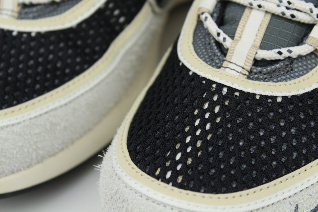 Undefeated x Nike Zoom Spiridon Phantom – Limited Edition Collaboration Sneakers, Cream and Silver Running Shoes, Premium Streetwear Trainers